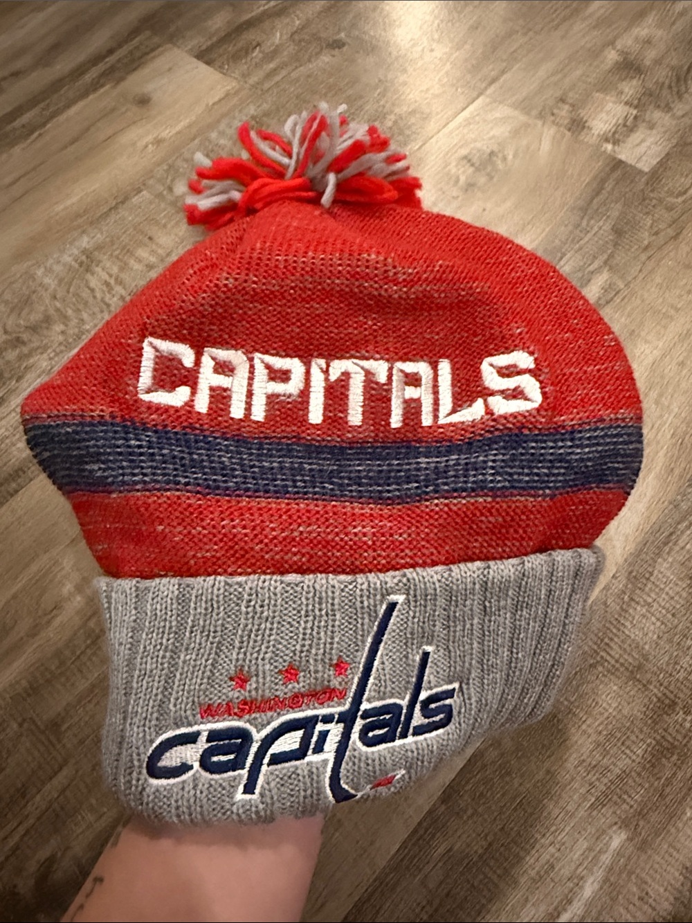 NHL Washington Capitals Red & Gray Pom Beanie Hat